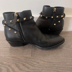 Valentino Black Leather Rockstud Ankle Length Boots Size 39.5